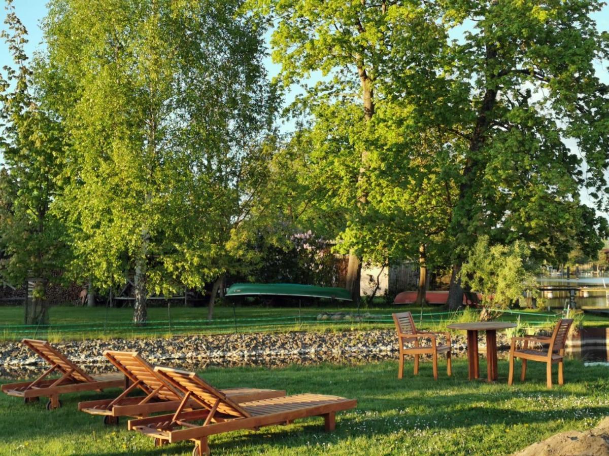 Schoene 3Zimmer Ferienwohnung Direkt Am Baalensee Fürstenberg-Havel Exteriör bild