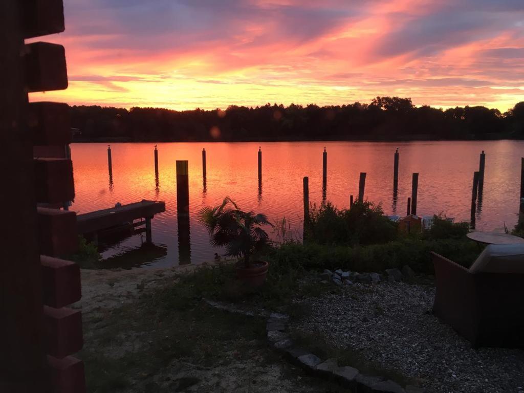 Schoene 3Zimmer Ferienwohnung Direkt Am Baalensee Fürstenberg-Havel Exteriör bild