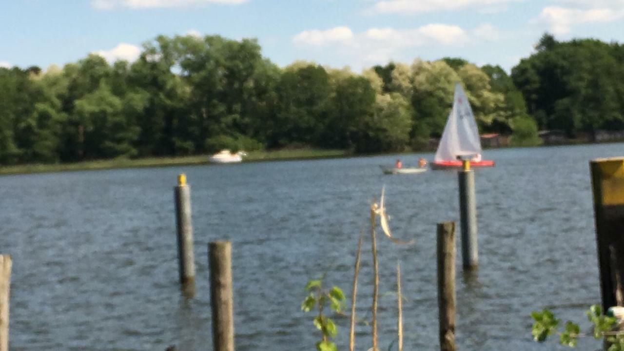 Schoene 3Zimmer Ferienwohnung Direkt Am Baalensee Fürstenberg-Havel Exteriör bild