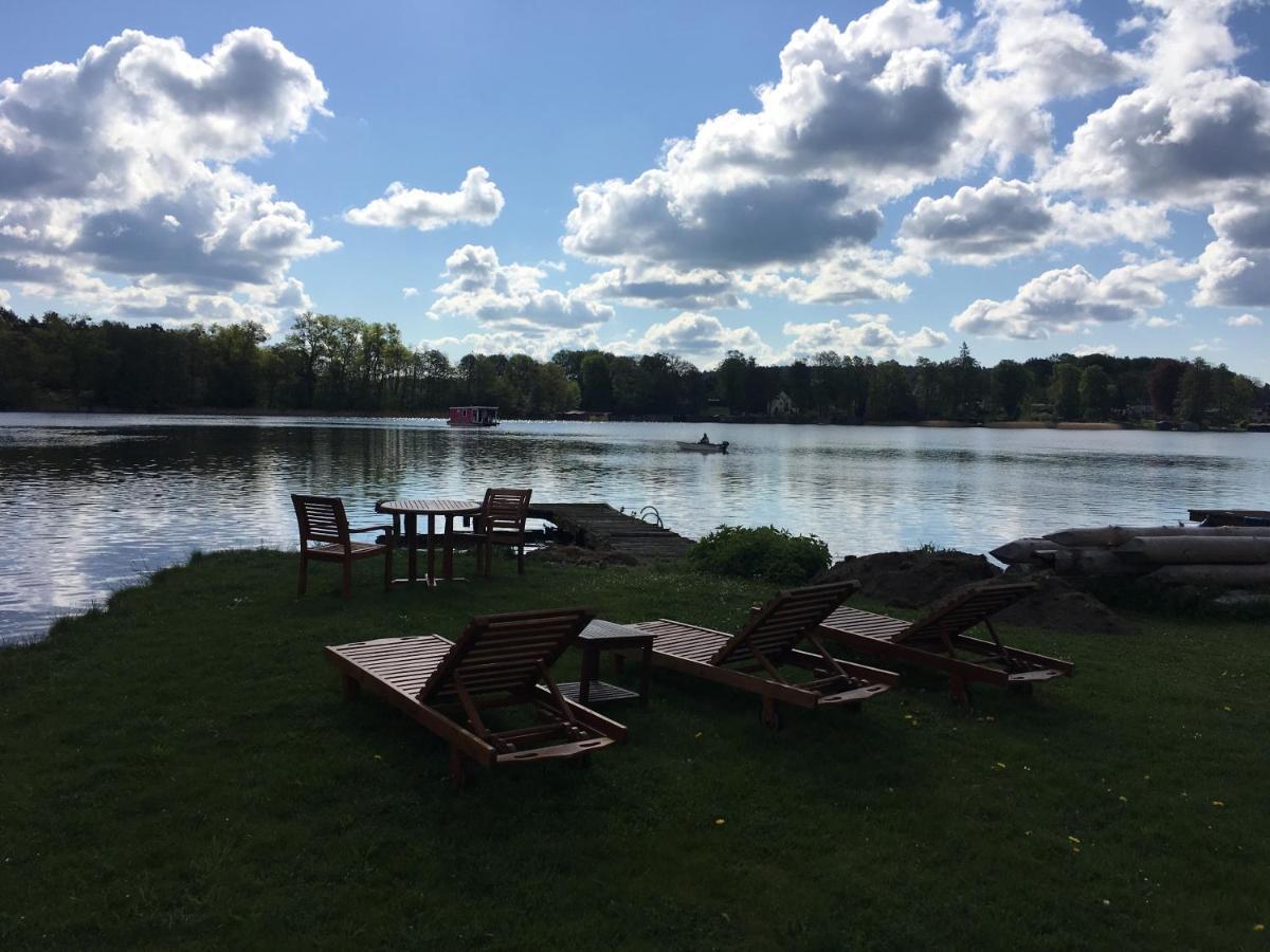 Schoene 3Zimmer Ferienwohnung Direkt Am Baalensee Fürstenberg-Havel Exteriör bild